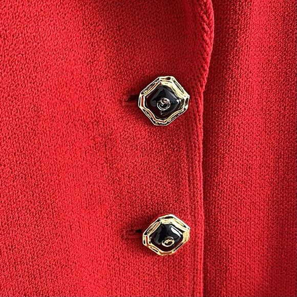 vintage ST JOHN lot of 7 piece Replacement Shank Logo Buttons Gold Navy Enamel - Picture 1 of 10